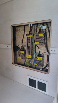 F04. Elektro a světla, so 22. 6.