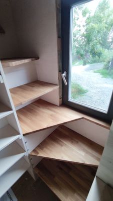 I06. Vestavba schody, po 8. 7.